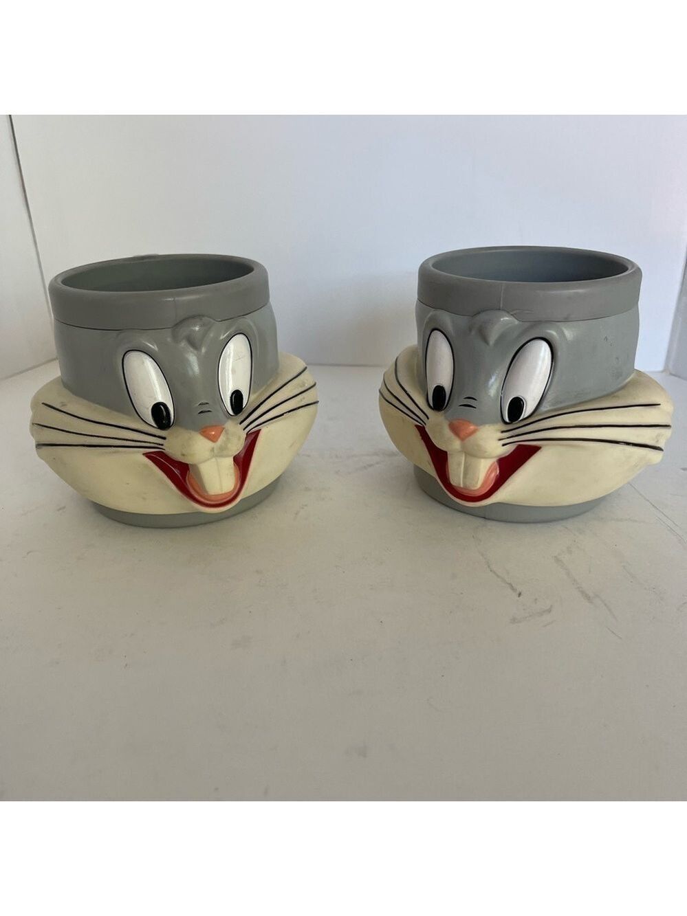 2 Looney Tunes Bugs Bunny 1992 Vintage Collector’s Mug Plastic